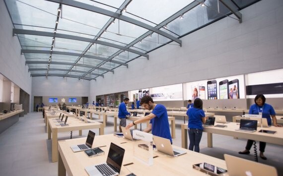 Apple Store временно закрыли