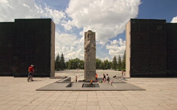 В Новосибирске Монумент Славы и парк реконструируют за 180 млн рублей