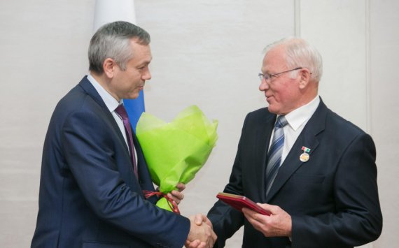 Андрей Травников вручил награды РФ заслуженным жителям Новосибирской области