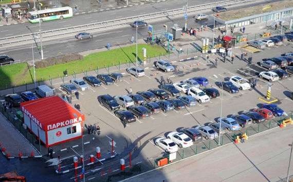 Мэр Новосибирска Анатолий Локоть объяснил запрет парковки на Красном проспекте